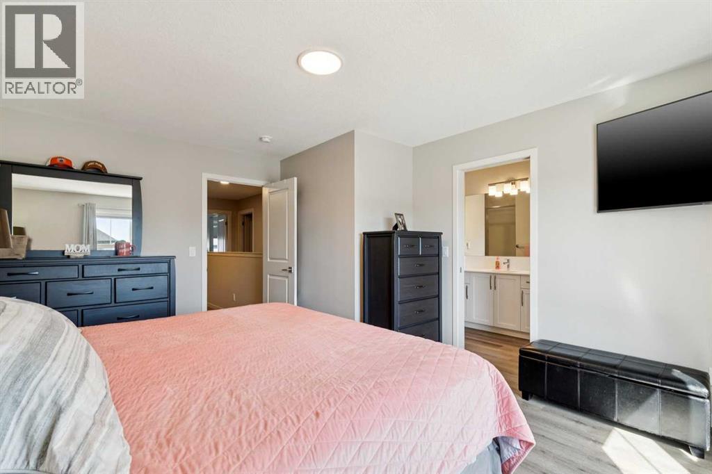 93 Wolf Gate, Okotoks, Alberta  T1S 5T9 - Photo 24 - A2307236