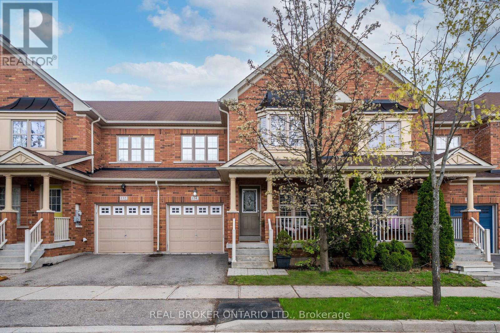 134 Mccready Drive, Milton, Ontario  L9T 0V5 - Photo 2 - W13071016
