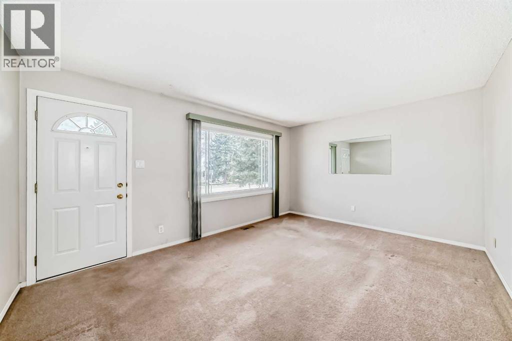 8315 Bowness Road NW, Calgary, Alberta  T3B 0H5 - Photo 10 - A2304117