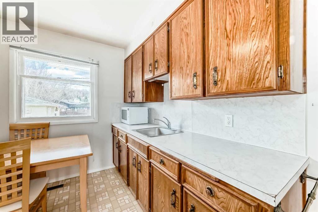 8315 Bowness Road NW, Calgary, Alberta  T3B 0H5 - Photo 8 - A2304117