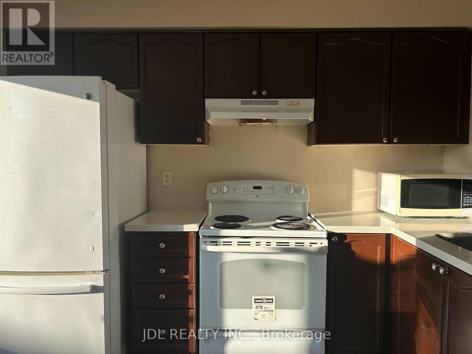 233a Rouge River Dr Drive, Toronto, Ontario  M1B 6H2 - Photo 3 - E13074962