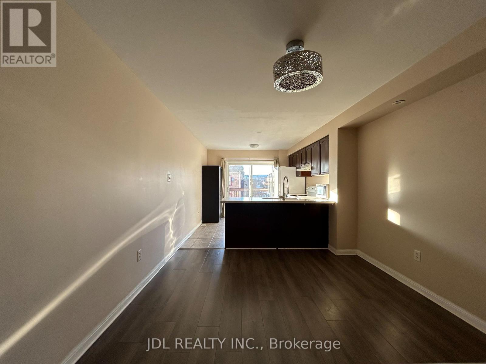 233a Rouge River Dr Drive, Toronto, Ontario  M1B 6H2 - Photo 4 - E13074962