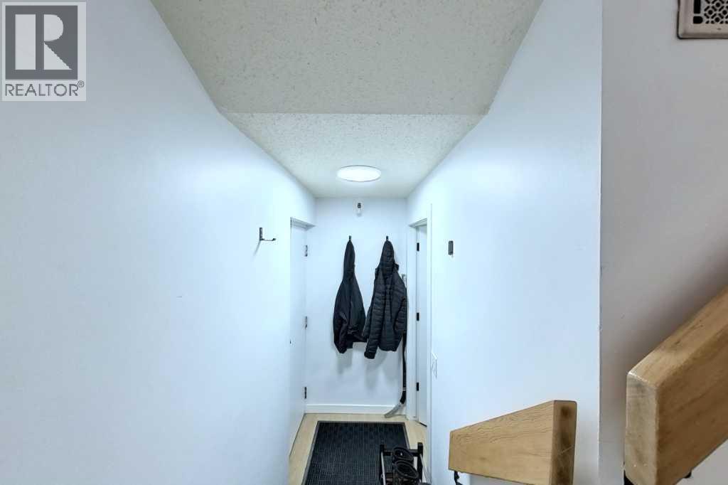 425, 3131 63 Avenue SW, Calgary, Alberta  T3E 6N4 - Photo 31 - A2307246