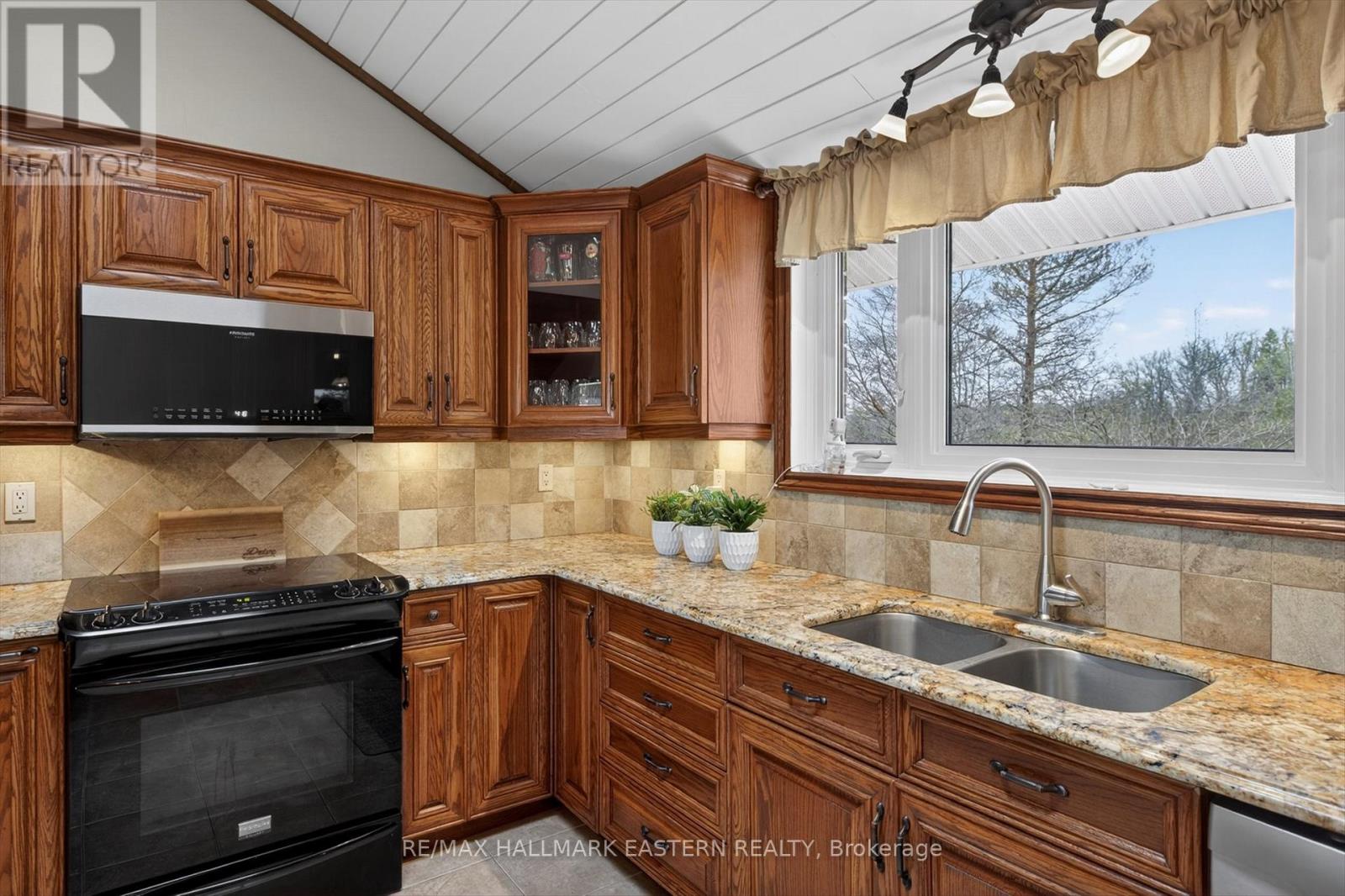 1229 Morton Line, Cavan Monaghan (Cavan Twp), Ontario  L0A 1C0 - Photo 11 - X13075004