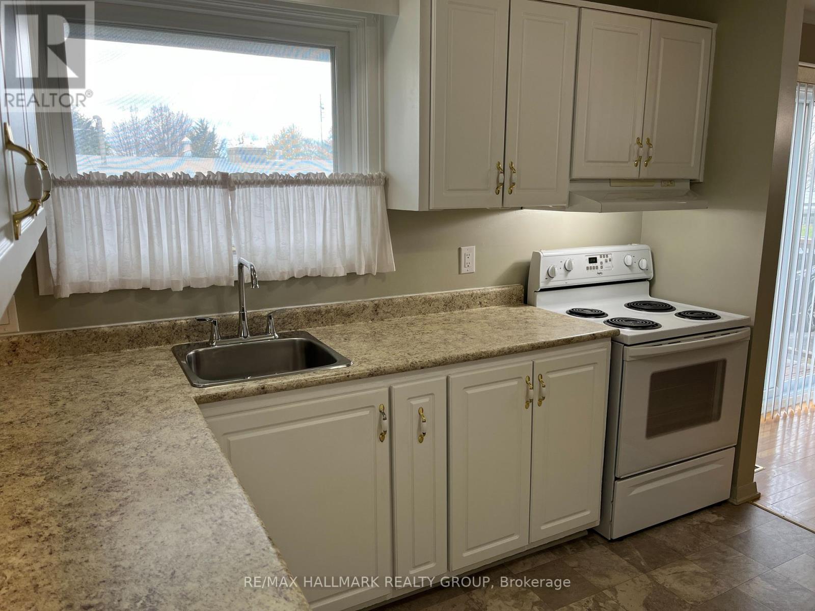 1248 Tompkins Street, Ottawa, Ontario  K2C 3B7 - Photo 11 - X13074978