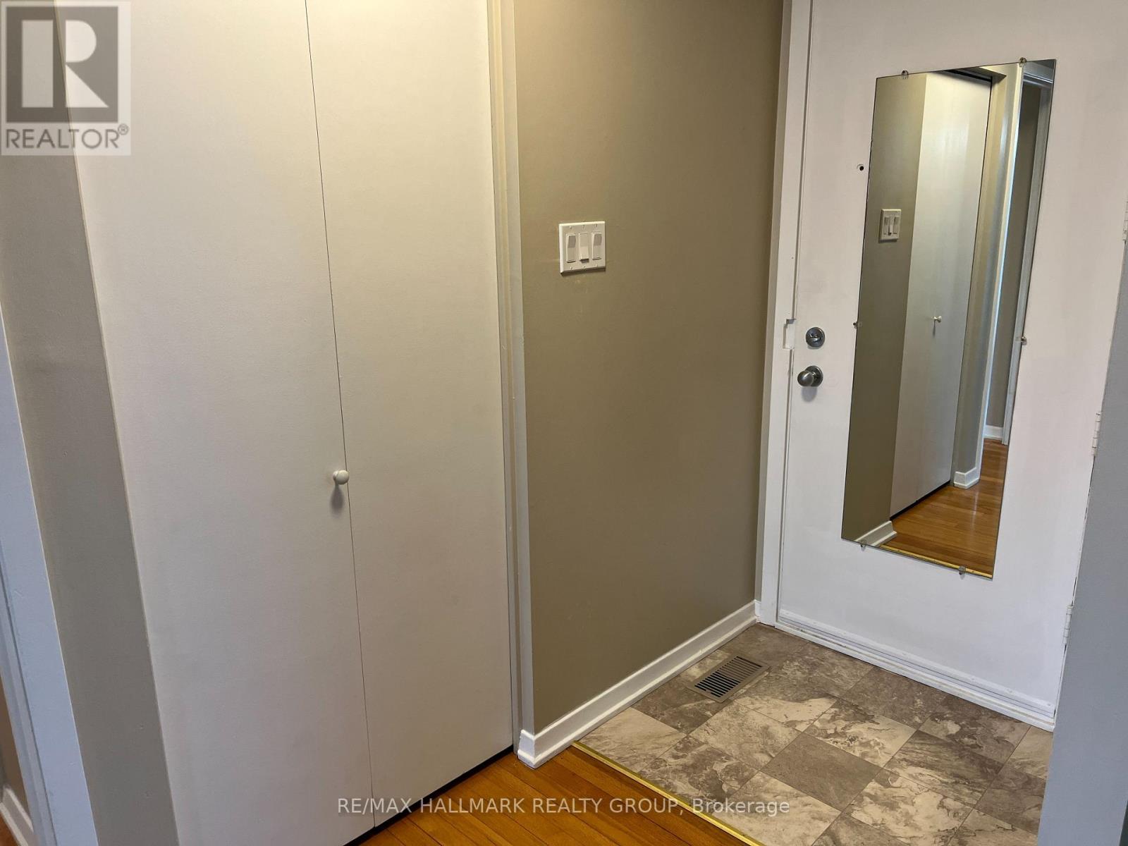 1248 Tompkins Street, Ottawa, Ontario  K2C 3B7 - Photo 4 - X13074978