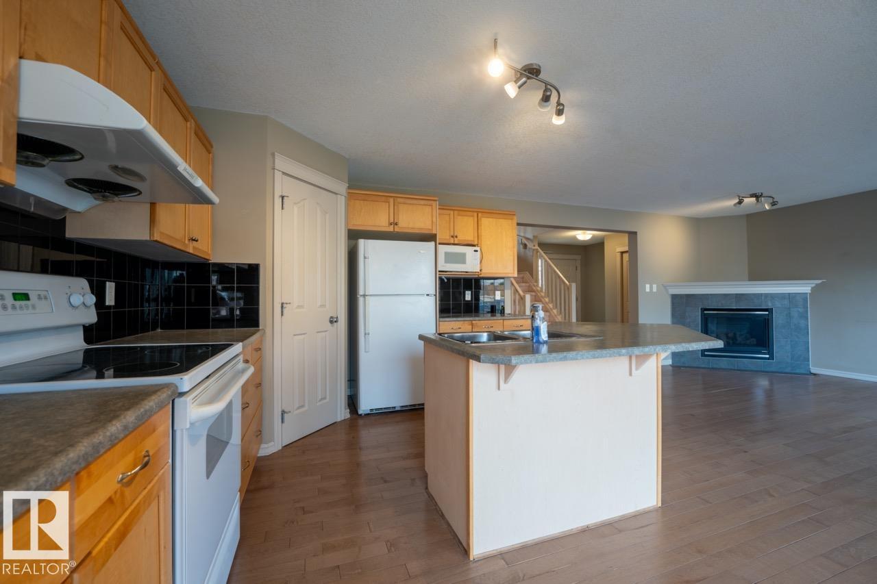 1431 Hodgson Way Nw, Edmonton, Alberta  T6R 3N5 - Photo 4 - E4485466