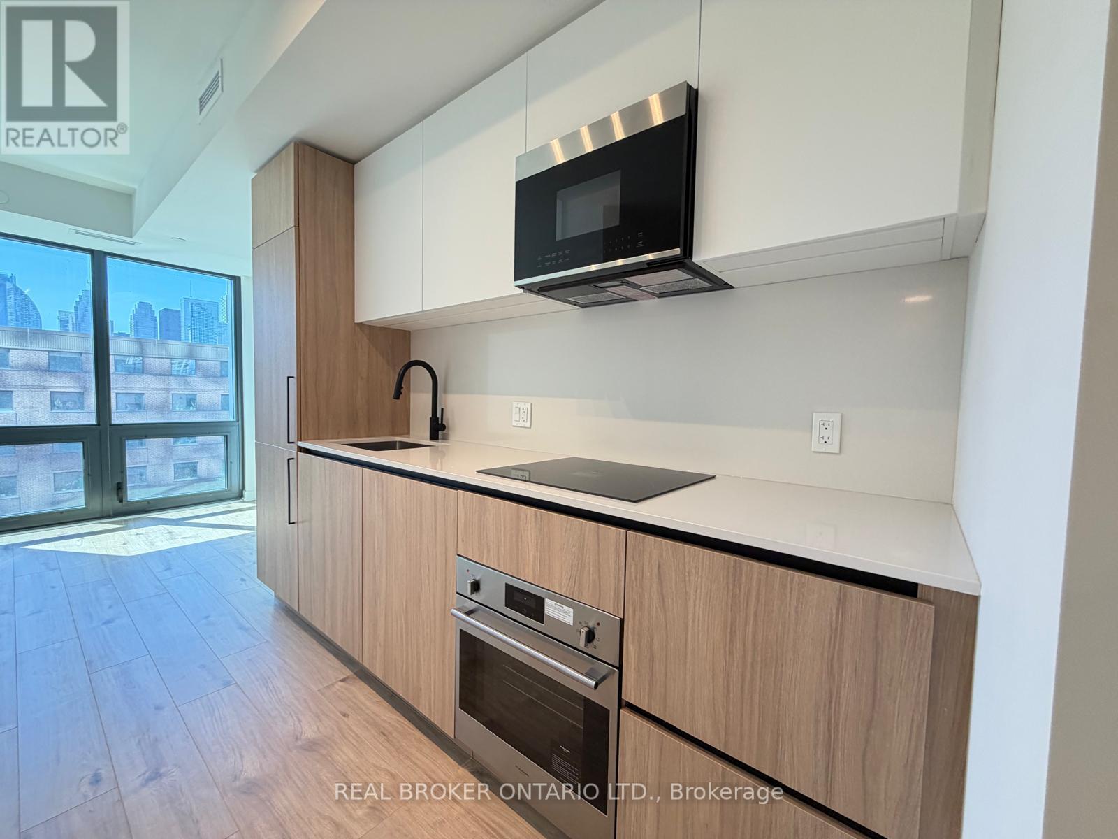 724 - 35 PARLIAMENT STREET, Toronto, Ontario