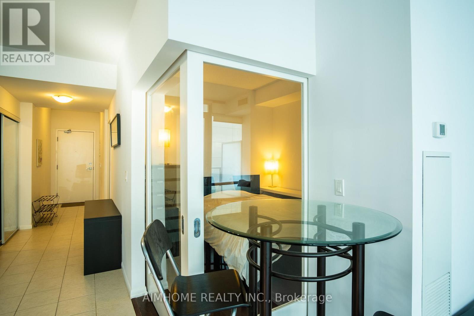 1301 - 832 Bay Street, Toronto, Ontario  M5S 1Z6 - Photo 5 - C13075000