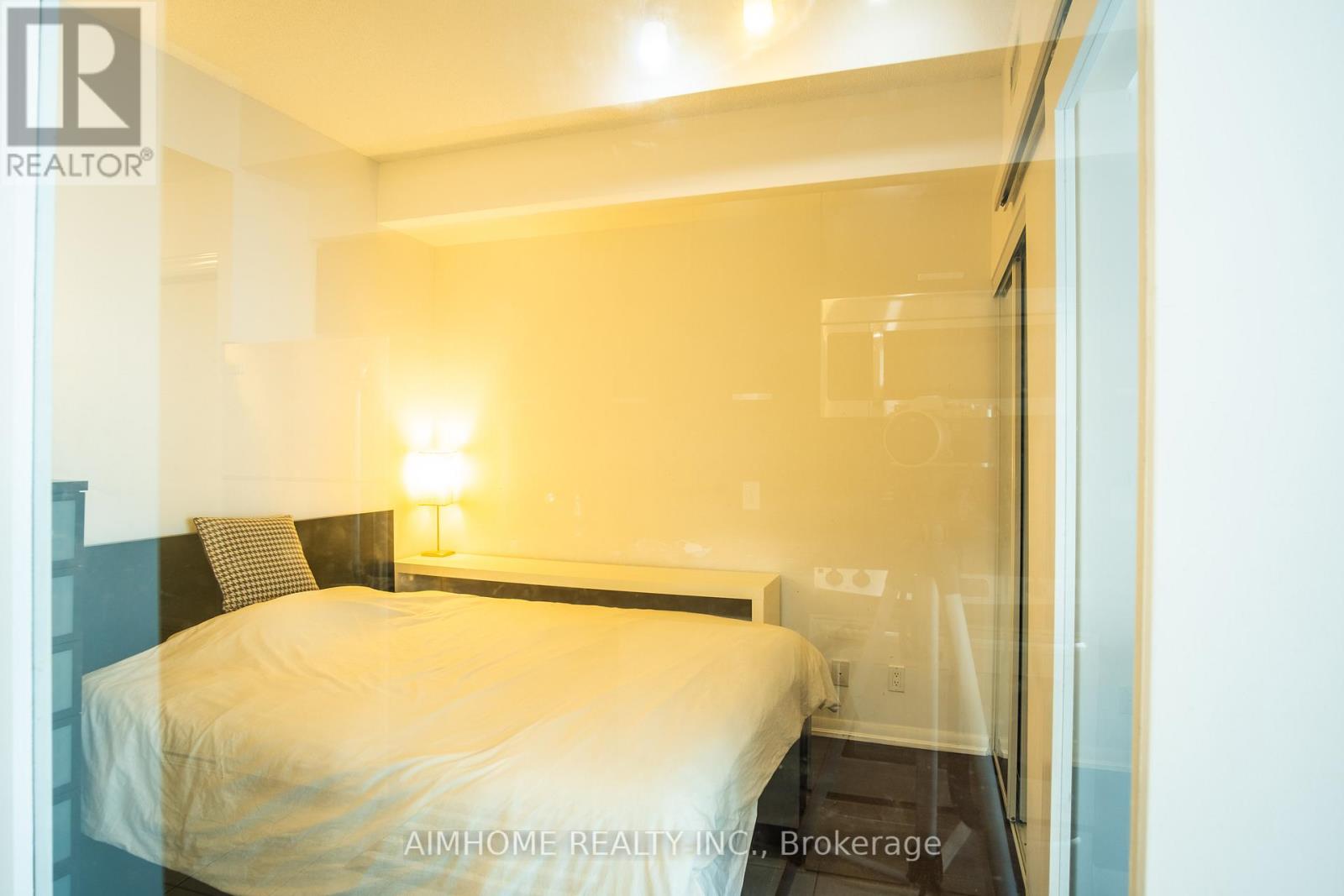 1301 - 832 Bay Street, Toronto, Ontario  M5S 1Z6 - Photo 7 - C13075000