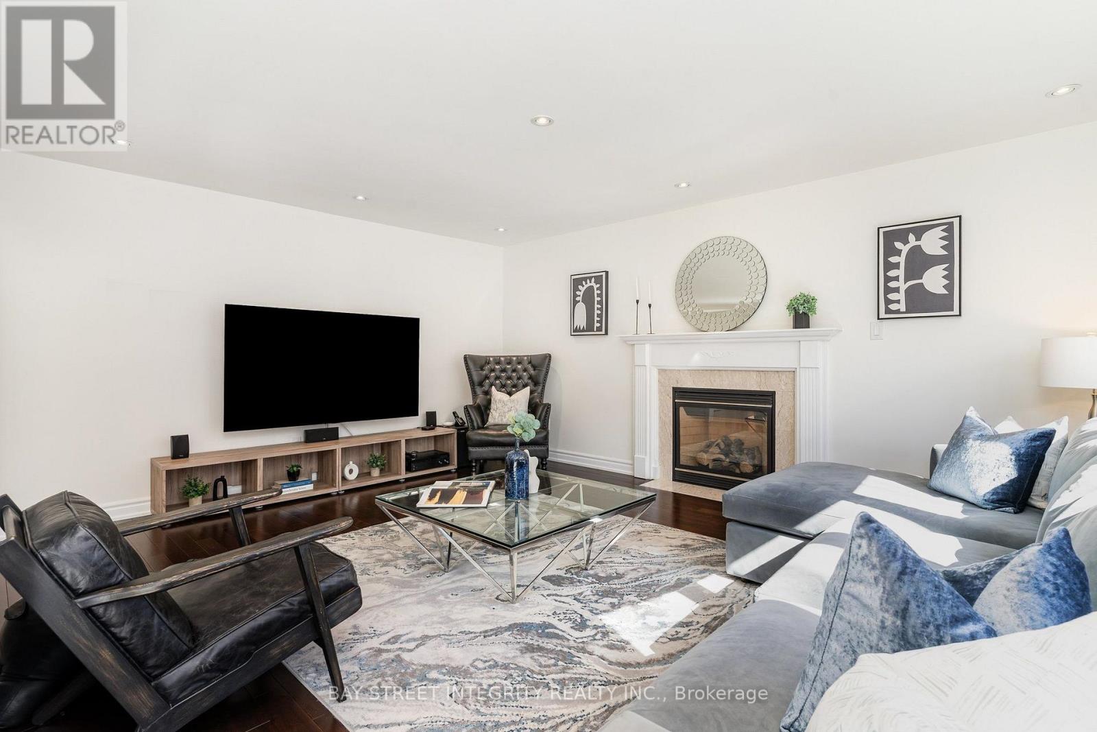 2364 Spring Meadow Way W, Oakville, Ontario  L6M 0C1 - Photo 4 - W13074992
