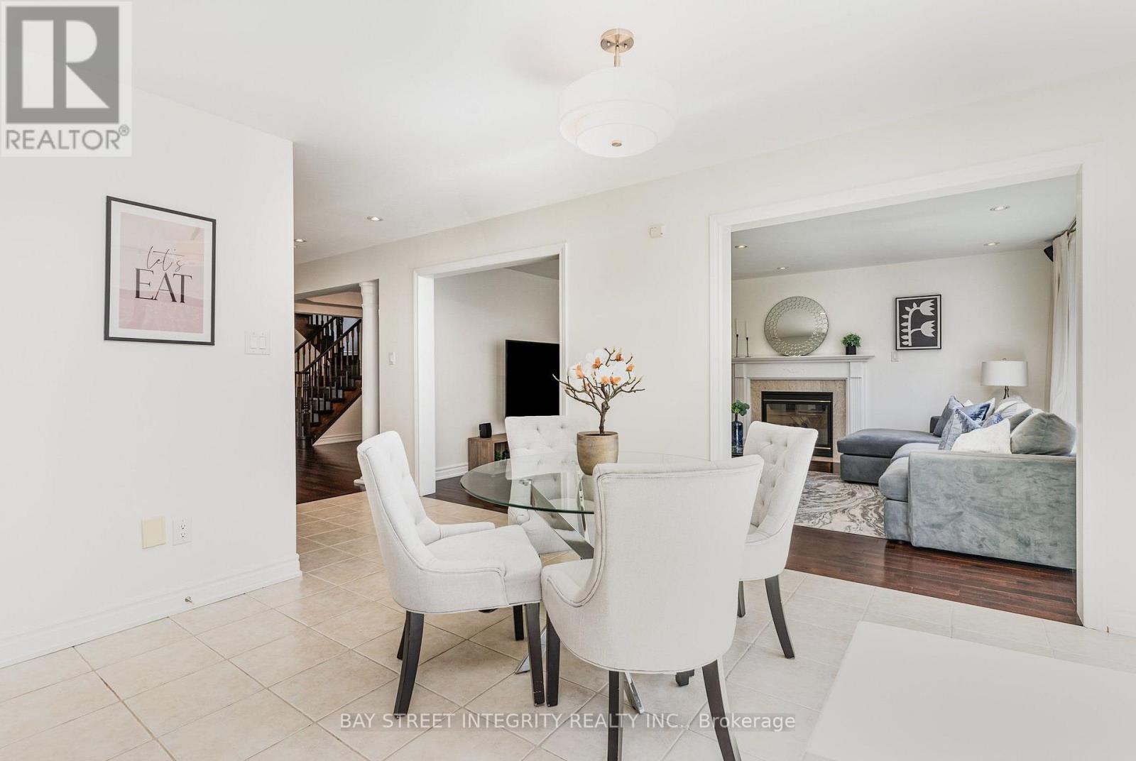 2364 Spring Meadow Way W, Oakville, Ontario  L6M 0C1 - Photo 6 - W13074992