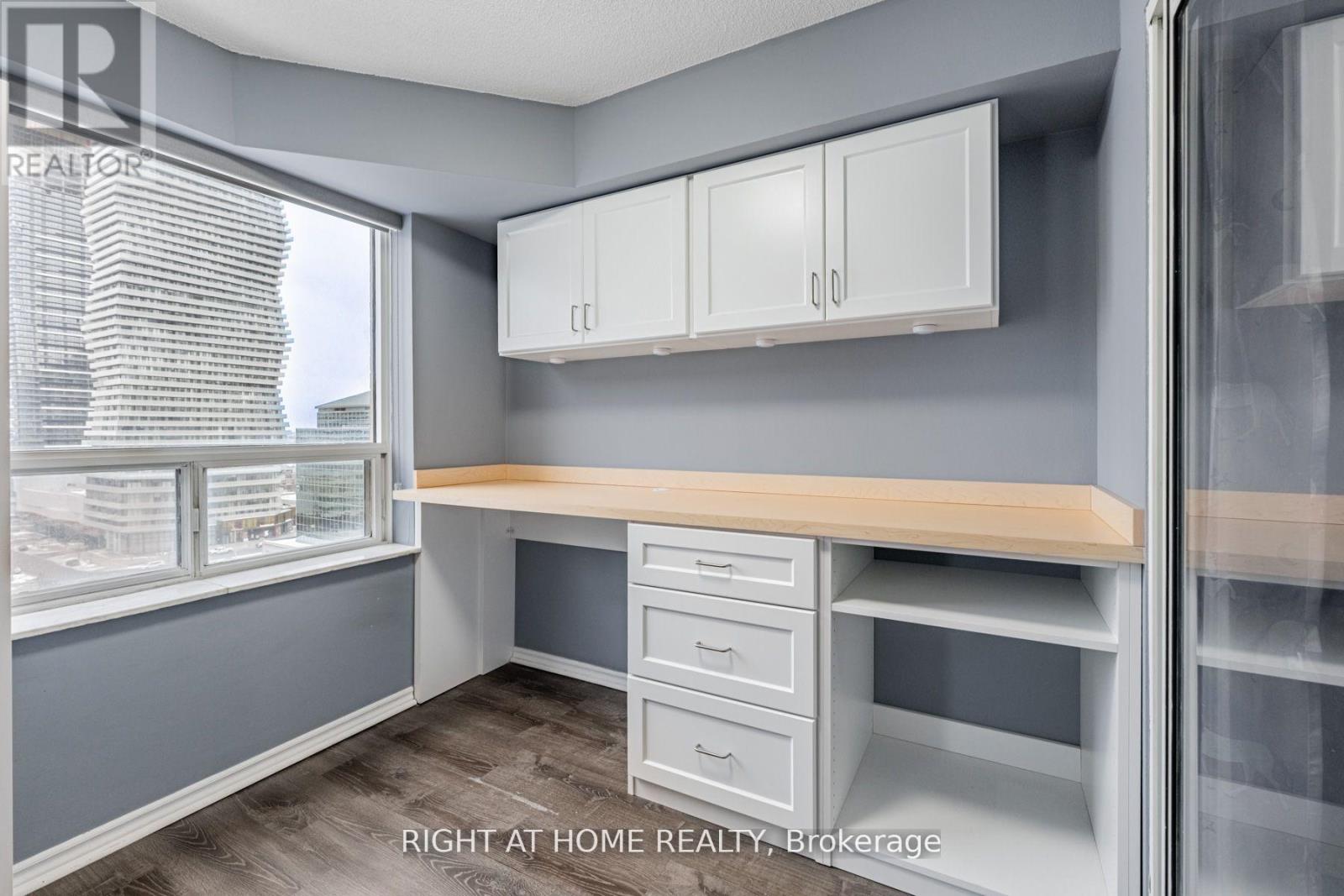 1511 - 335 Webb Drive, Mississauga, Ontario  L5B 4A1 - Photo 17 - W13074994