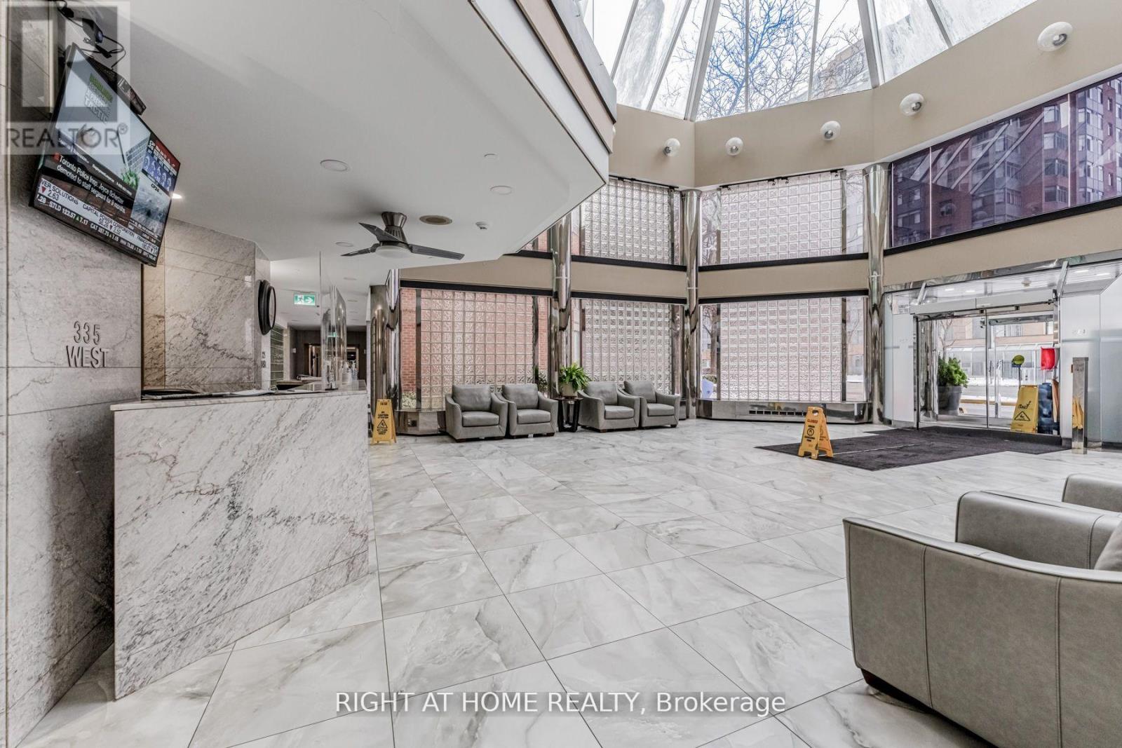 1511 - 335 Webb Drive, Mississauga, Ontario  L5B 4A1 - Photo 3 - W13074994