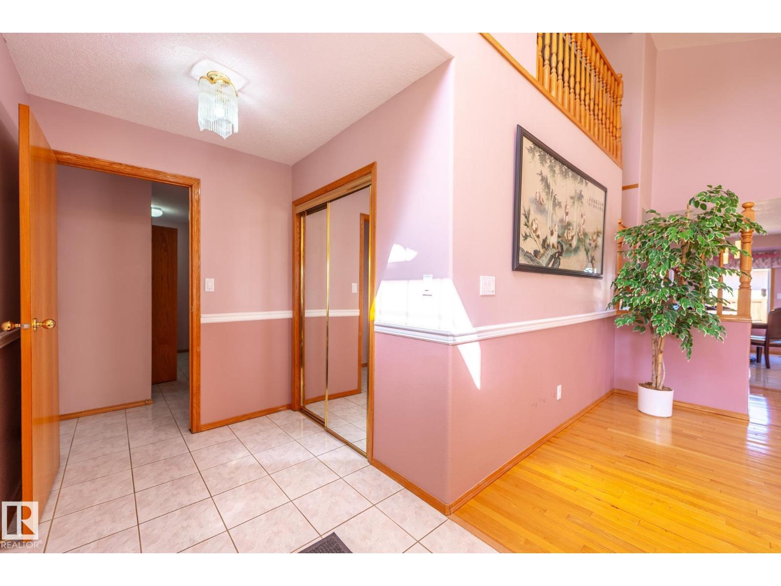 5736 161 Av Nw, Edmonton, Alberta  T5Y 2S9 - Photo 6 - E4485097