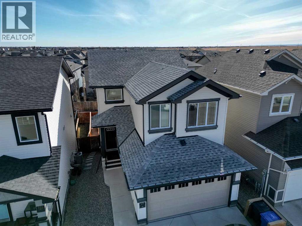 559 Moonlight Lane W, Lethbridge, Alberta  T1J 5M1 - Photo 2 - A2295389