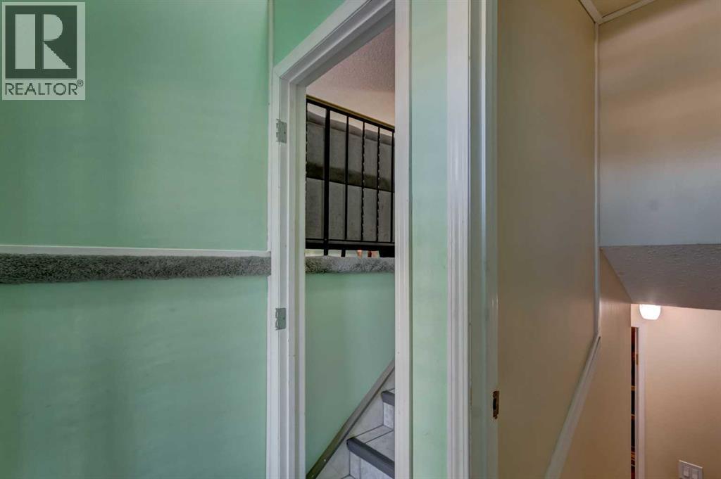 1059 Pinecliff Drive NE, Calgary, Alberta  T1W 3W8 - Photo 16 - A2293445