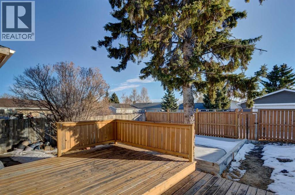 1059 Pinecliff Drive NE, Calgary, Alberta  T1W 3W8 - Photo 31 - A2293445