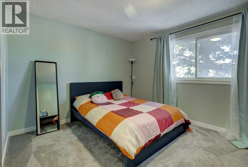 1059 Pinecliff Drive NE, Calgary, Alberta  T1W 3W8 - Photo 12 - A2293445