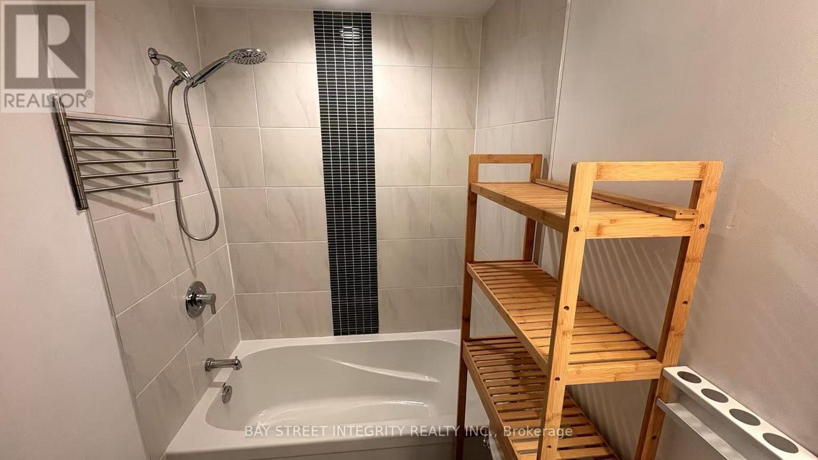 202 - 1 Redfern Avenue, Hamilton, Ontario  L9C 0E6 - Photo 13 - X13020278