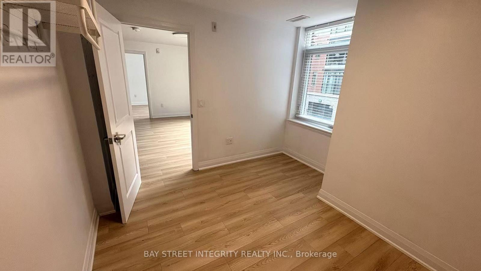 202 - 1 Redfern Avenue, Hamilton, Ontario  L9C 0E6 - Photo 6 - X13020278