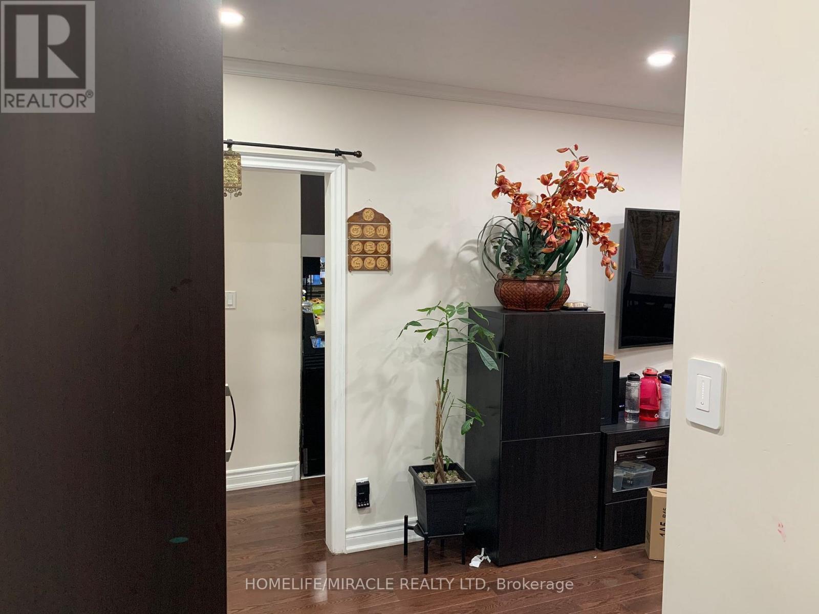 1476 Cawthra Road, Mississauga, Ontario  L5G 4L2 - Photo 4 - W13075012