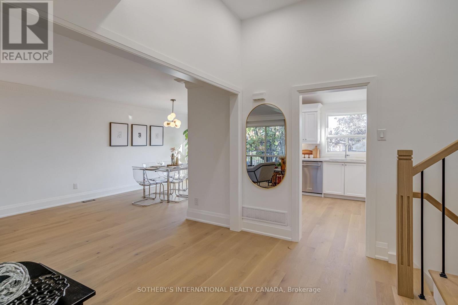 34 Euphrasia Drive, Toronto, Ontario  M6B 3V9 - Photo 5 - W13059704