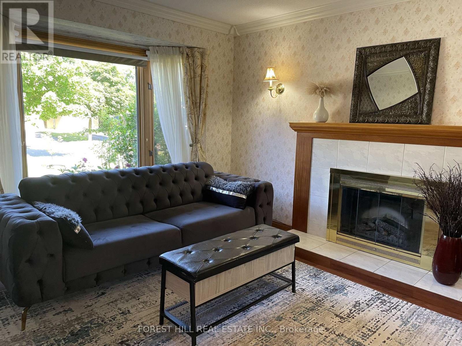 176 Golfview Road, London South, Ontario  N6C 5V4 - Photo 2 - X13075038