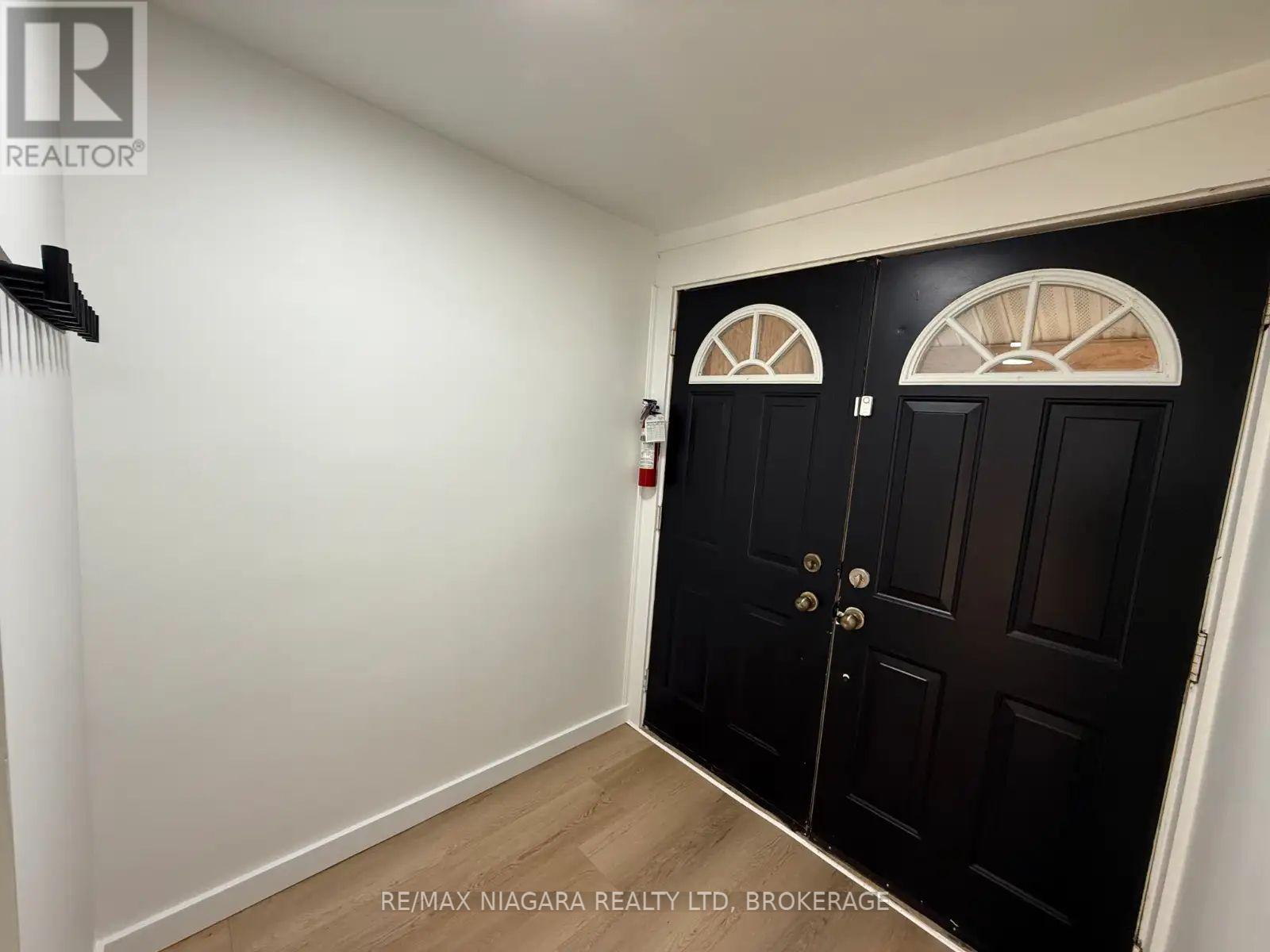 Upper - 261 Grantham Avenue, St. Catharines (Facer), Ontario  L2M 4Z6 - Photo 13 - X13075030