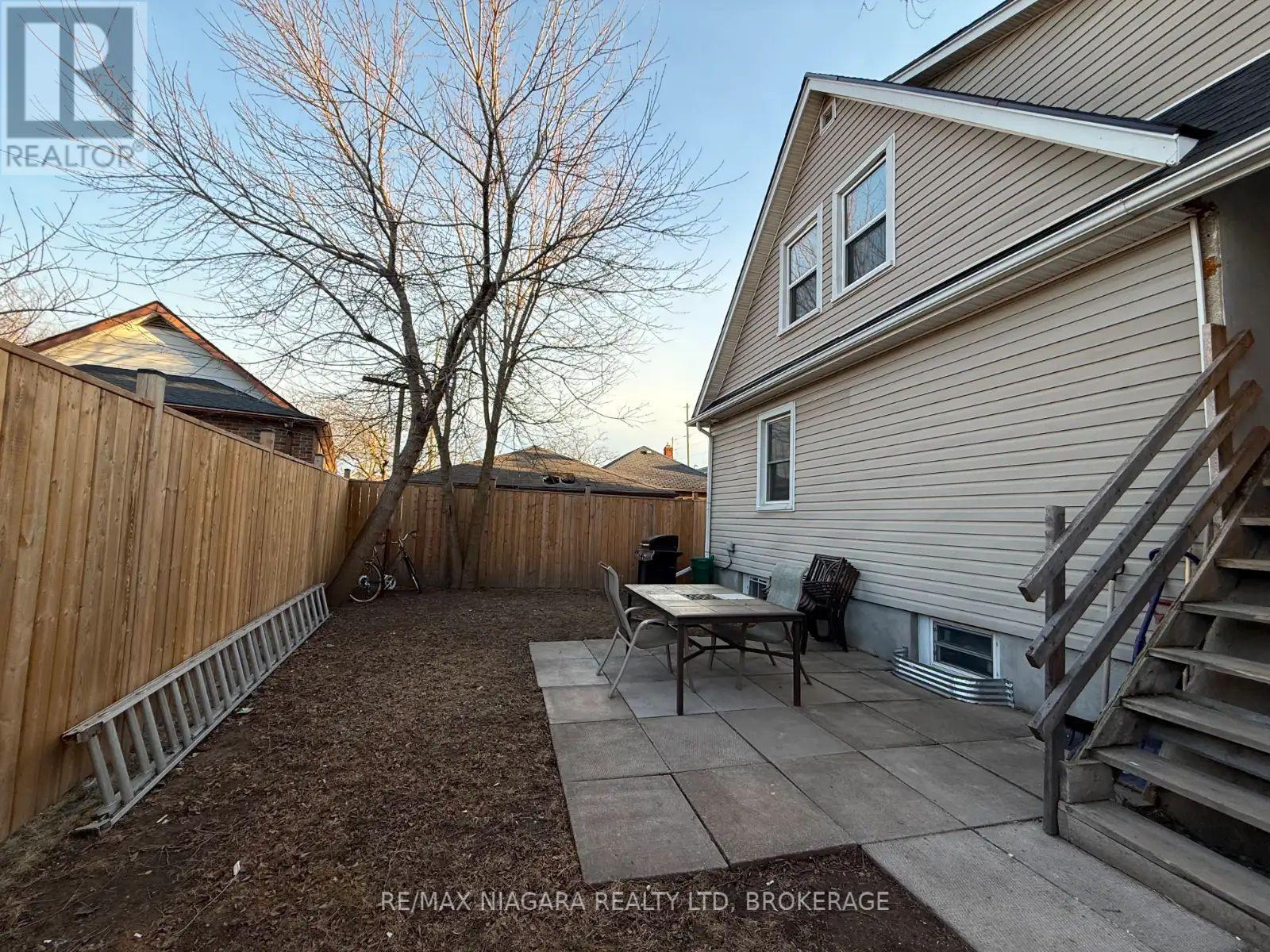 Upper - 261 Grantham Avenue, St. Catharines (Facer), Ontario  L2M 4Z6 - Photo 15 - X13075030