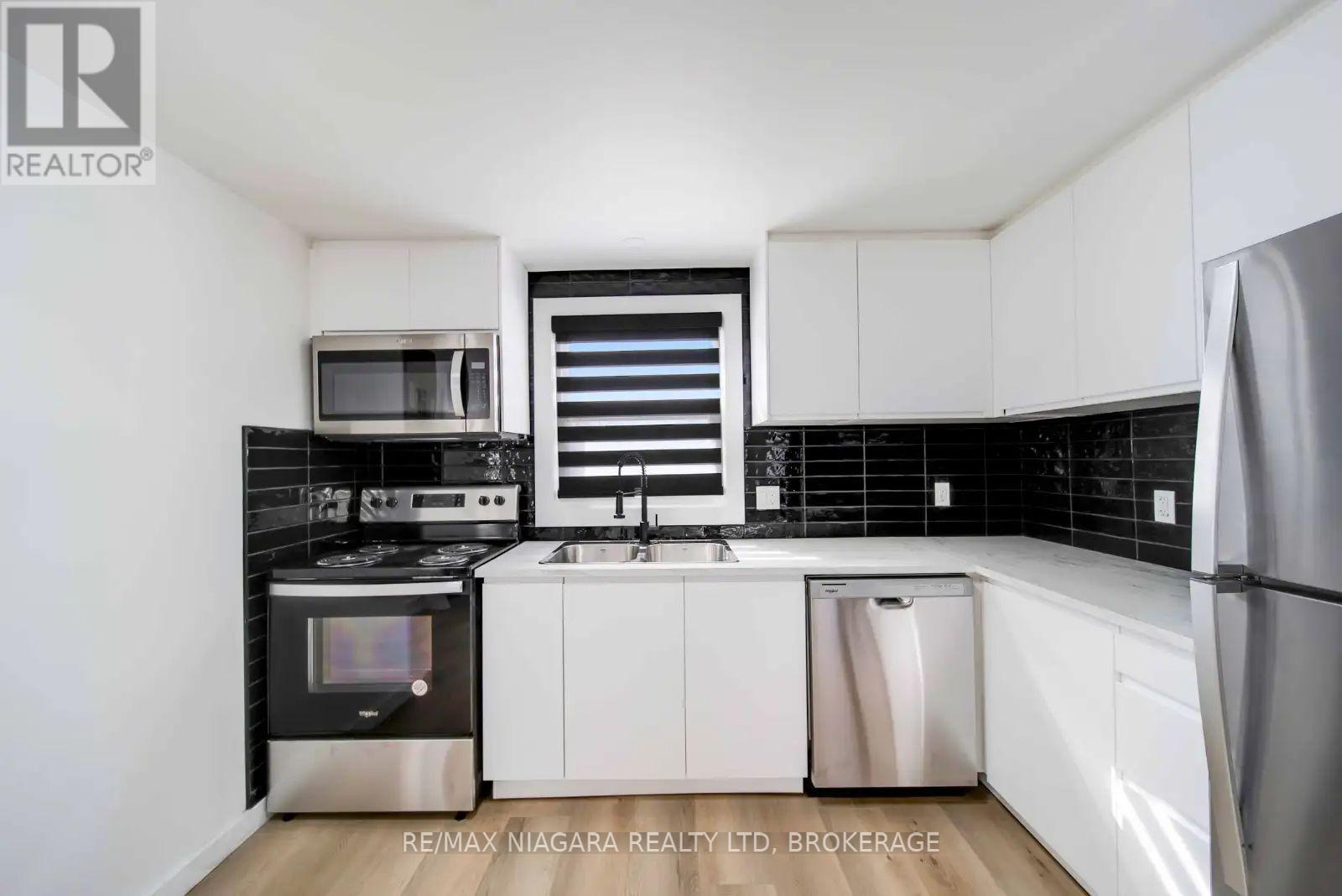 Upper - 261 Grantham Avenue, St. Catharines (Facer), Ontario  L2M 4Z6 - Photo 3 - X13075030