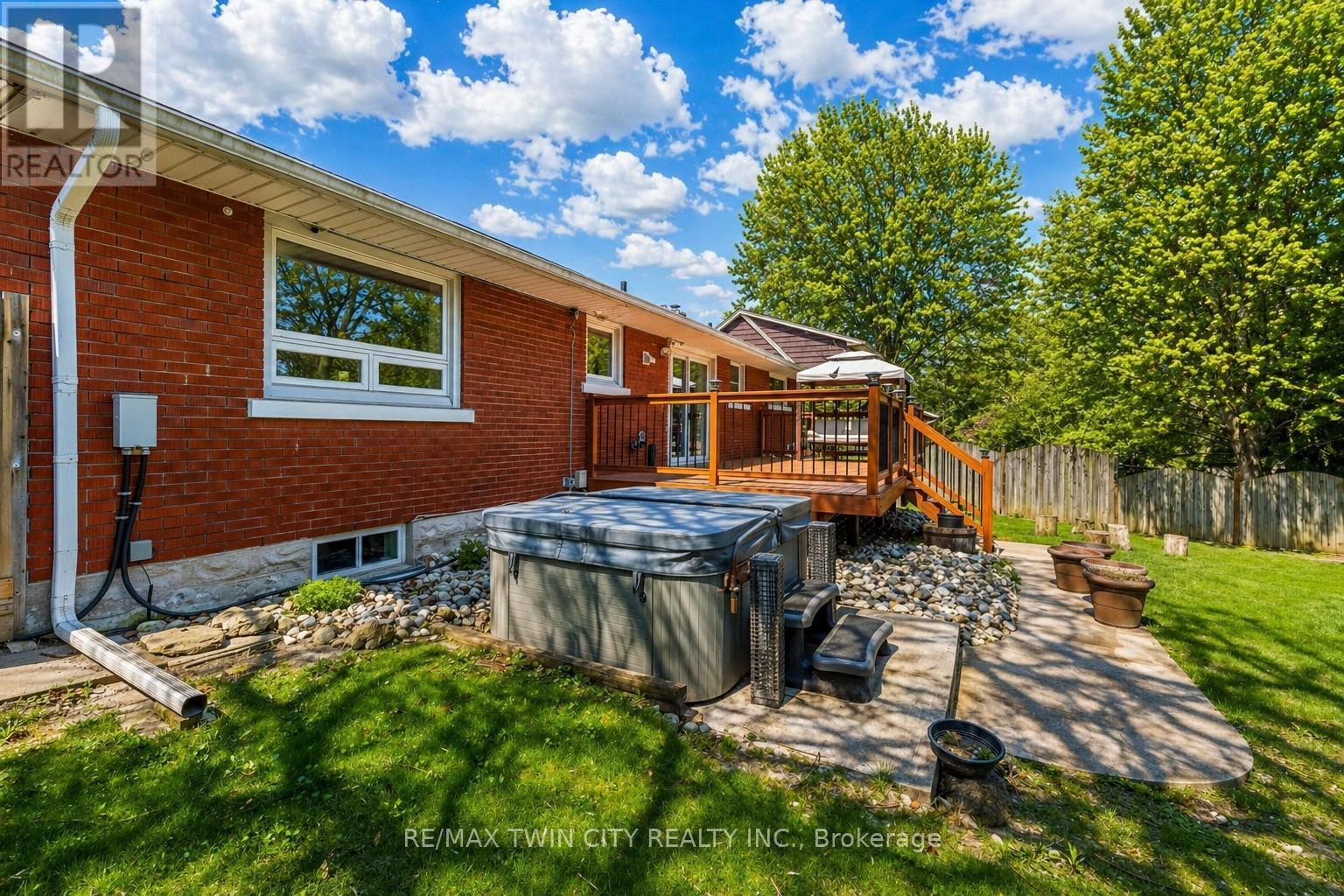 92 Braeside Avenue, Waterloo, Ontario  N2J 2C6 - Photo 43 - X13056898