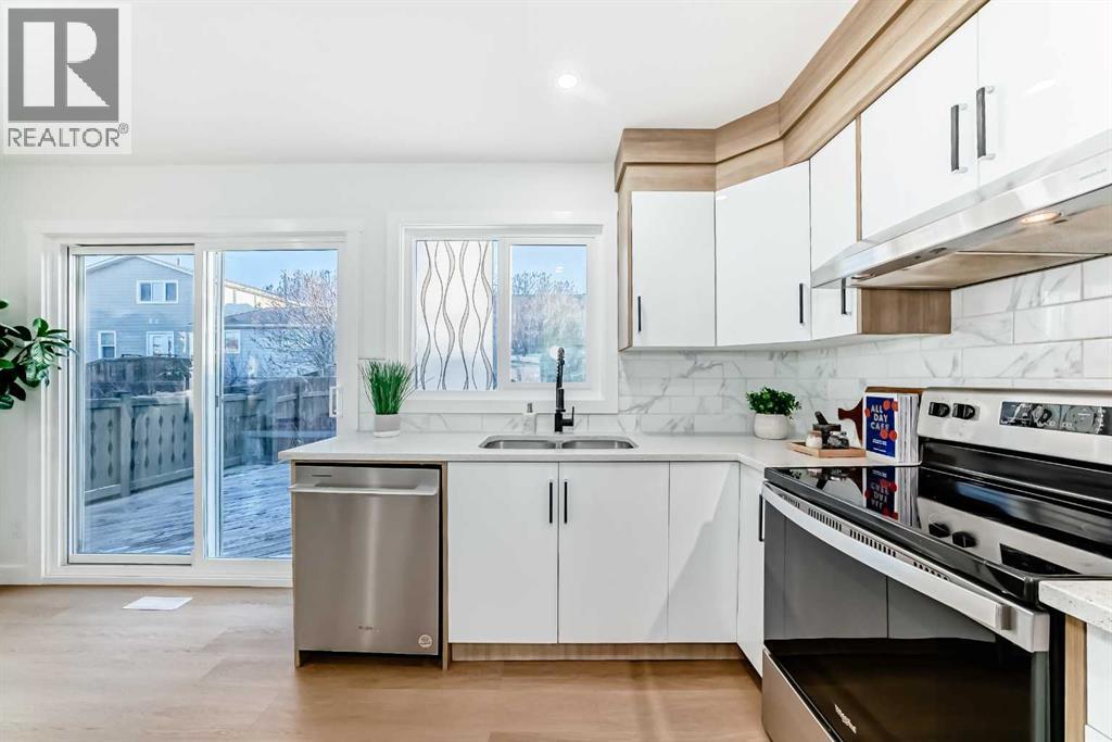 200 Falworth Way NE, Calgary, Alberta  T3J 1E8 - Photo 7 - A2293439