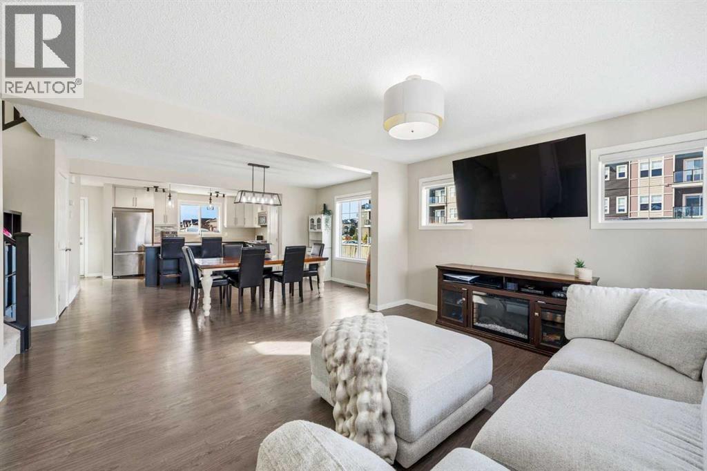 157 Fireside Circle NW, Cochrane, Alberta  T4C 0Z4 - Photo 6 - A2298198