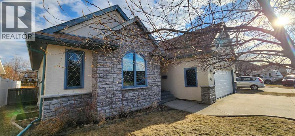 211 200 Carriage Lane Place, Carstairs, Alberta  T0M 0N0 - Photo 2 - A2303309