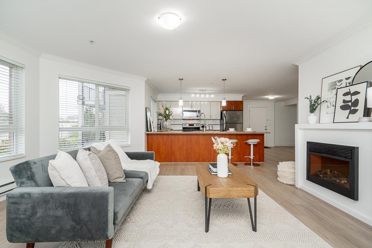 215 14960 102a Avenue, Surrey, British Columbia  V3R 6A3 - Photo 3 - R3117262