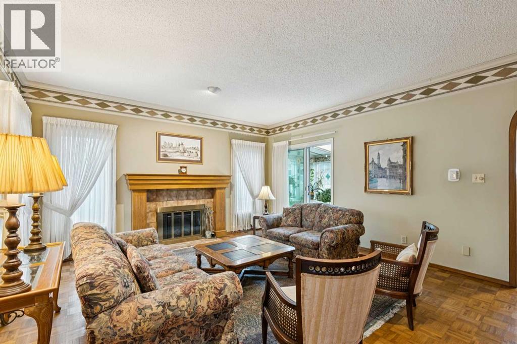 24 Westwood Crescent SW, Calgary, Alberta  T3C 2W6 - Photo 17 - A2302603