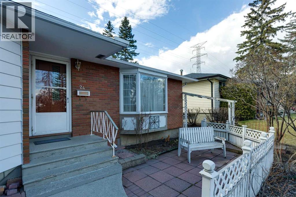 24 Westwood Crescent SW, Calgary, Alberta  T3C 2W6 - Photo 35 - A2302603