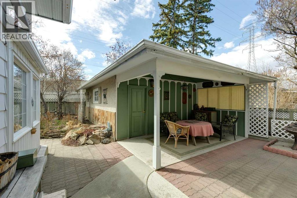 24 Westwood Crescent SW, Calgary, Alberta  T3C 2W6 - Photo 27 - A2302603