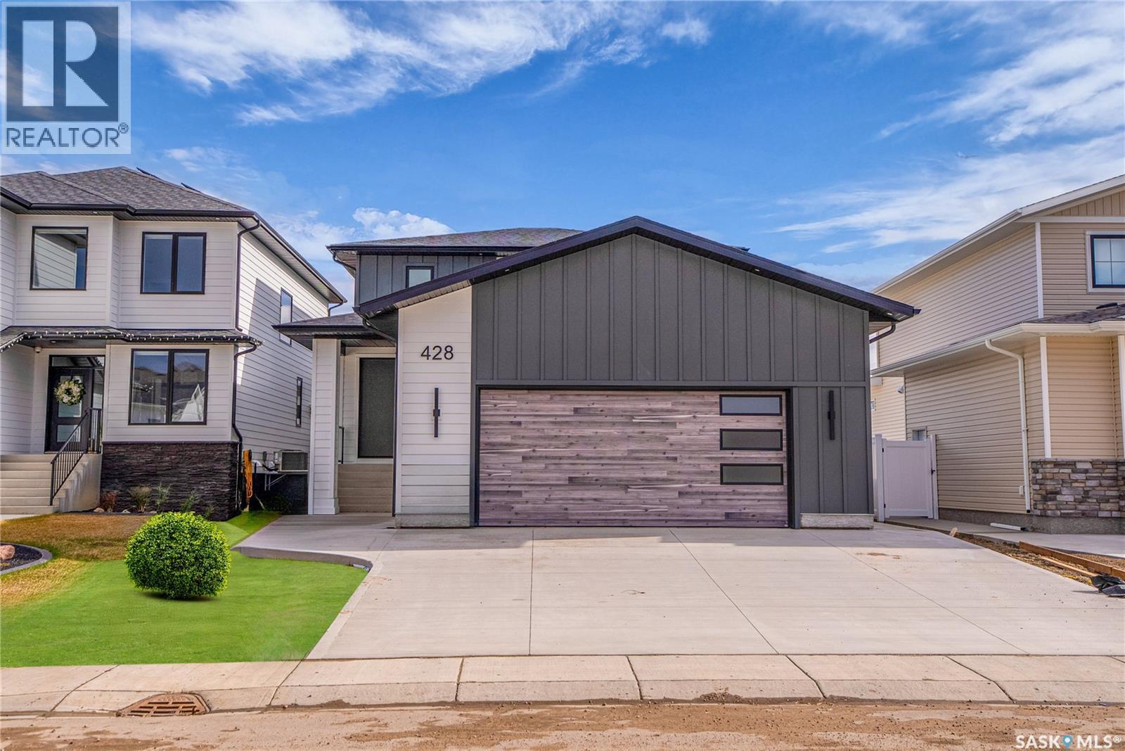 428 Woolf Bend, Saskatoon, Saskatchewan  S7W 1E5 - Photo 2 - SK027684