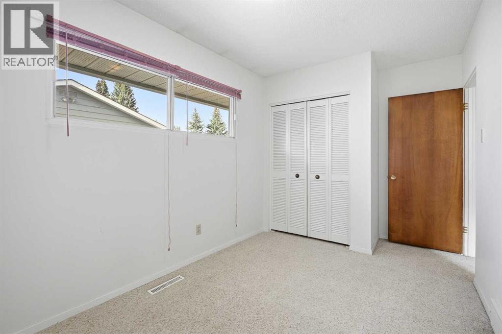 5220 Barron Drive NW, Calgary, Alberta  T2L 1T6 - Photo 17 - A2306784