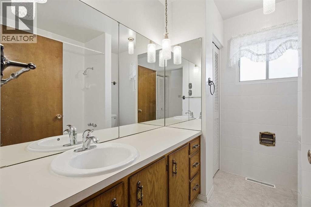 5220 Barron Drive NW, Calgary, Alberta  T2L 1T6 - Photo 24 - A2306784
