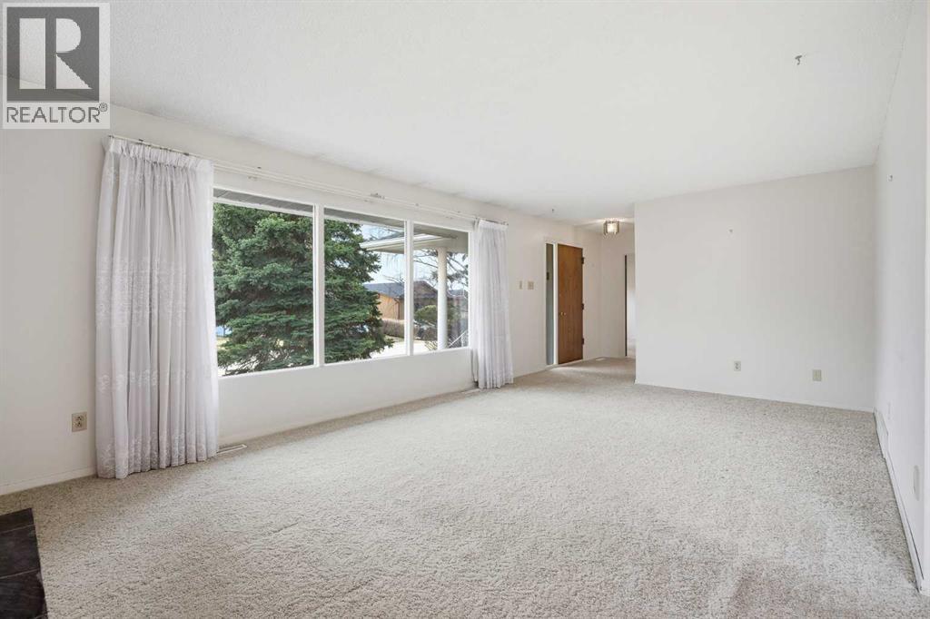 5220 Barron Drive NW, Calgary, Alberta  T2L 1T6 - Photo 8 - A2306784