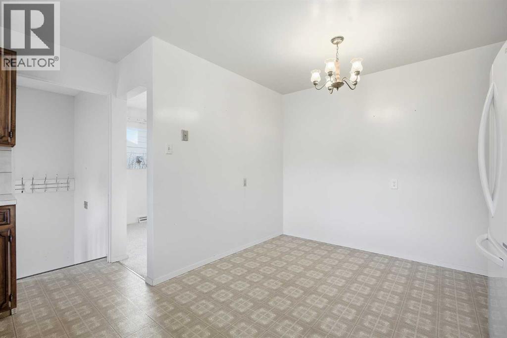 5220 Barron Drive NW, Calgary, Alberta  T2L 1T6 - Photo 15 - A2306784