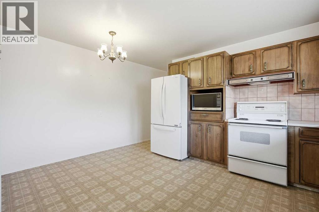 5220 Barron Drive NW, Calgary, Alberta  T2L 1T6 - Photo 13 - A2306784