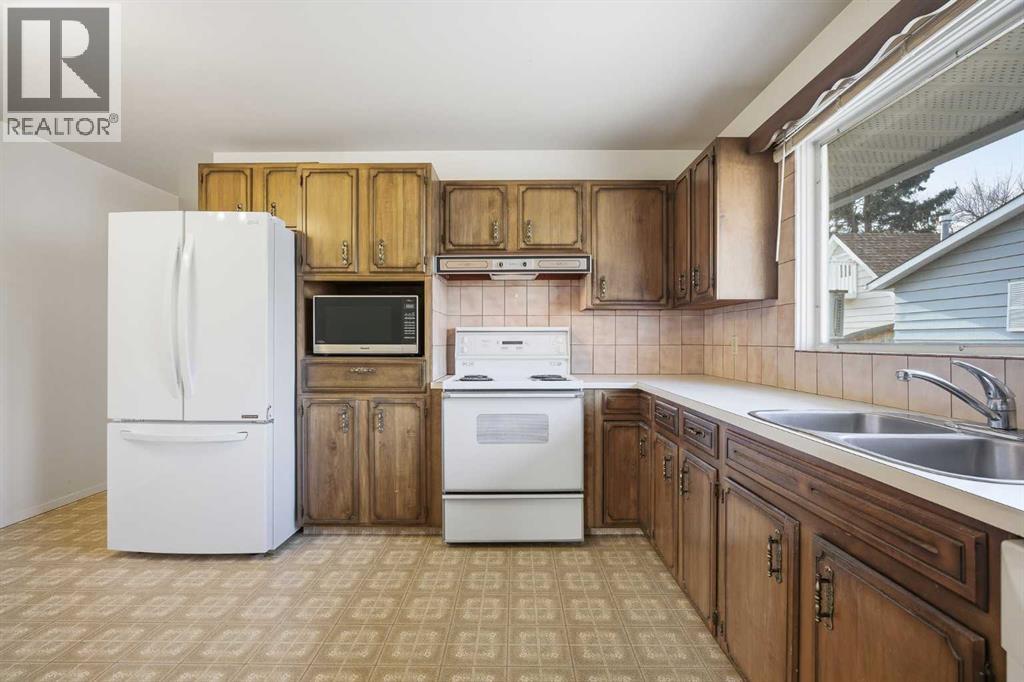 5220 Barron Drive NW, Calgary, Alberta  T2L 1T6 - Photo 14 - A2306784