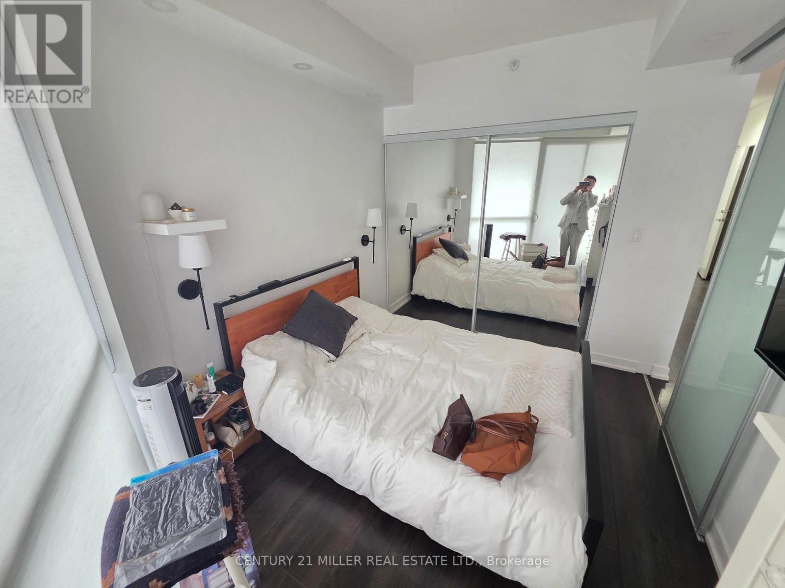 2213 - 20 Bruyeres Mews, Toronto, Ontario  M5V 0G8 - Photo 17 - C13075060