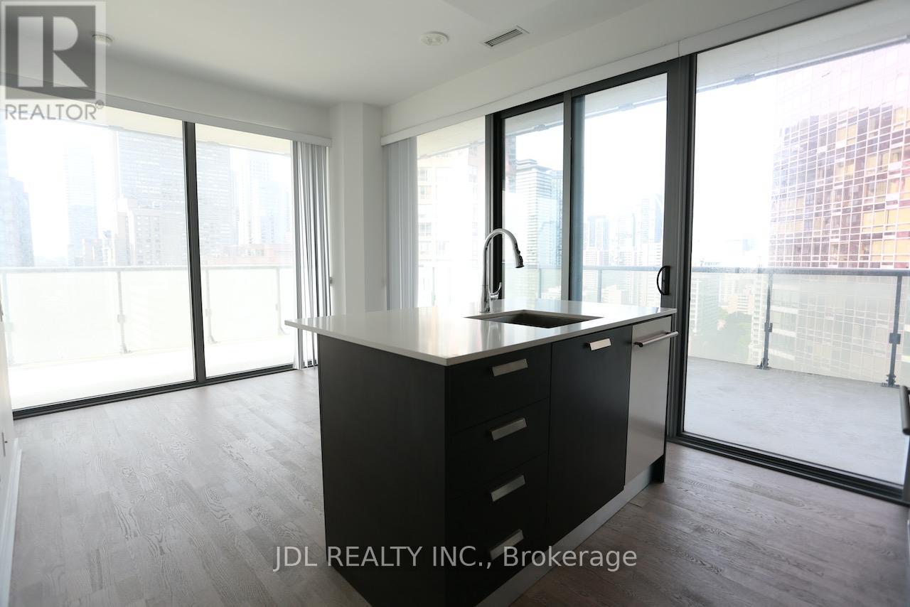 2010 - 57 ST JOSEPH STREET, Toronto, Ontario