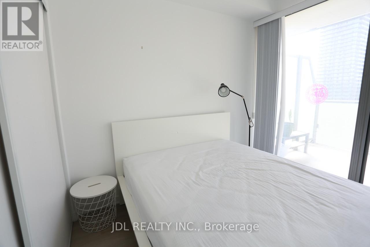 2010 - 57 St Joseph Street, Toronto, Ontario  M5S 0C5 - Photo 4 - C13075068