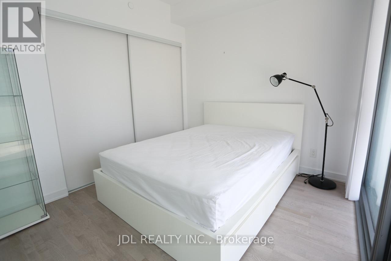 2010 - 57 St Joseph Street, Toronto, Ontario  M5S 0C5 - Photo 5 - C13075068